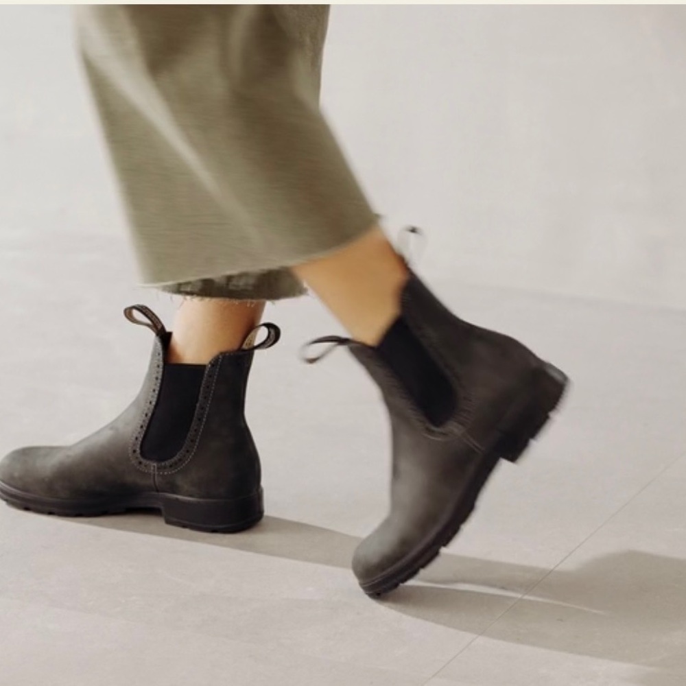 Gray Blundstones